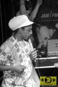 Earl 16 (Jam) with Zion Train 12. Reggae Jam Festival - Bersenbrueck 12. August 2006 (3).jpg